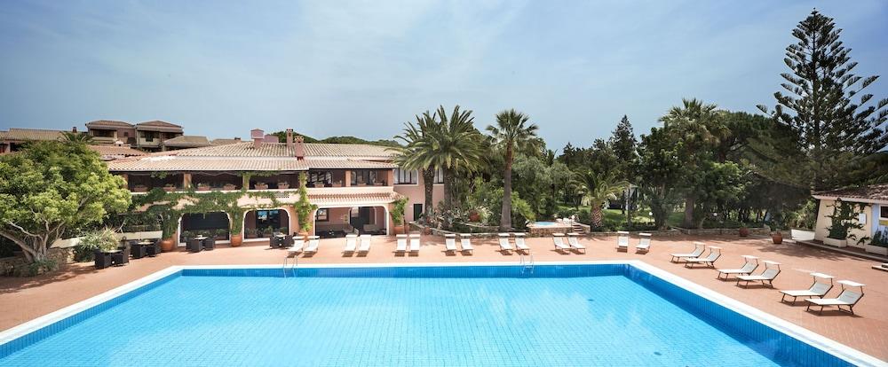 Cala Ginepro Hotel Resort & Spa オロゼーイ エクステリア 写真