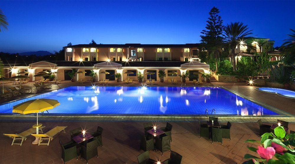 Cala Ginepro Hotel Resort & Spa オロゼーイ エクステリア 写真