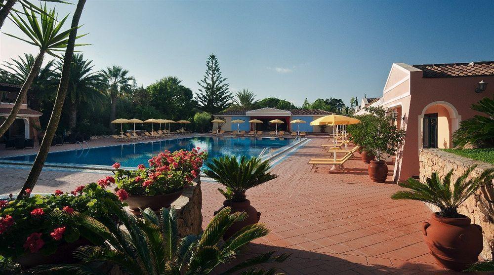 Cala Ginepro Hotel Resort & Spa オロゼーイ エクステリア 写真