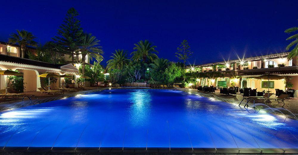 Cala Ginepro Hotel Resort & Spa オロゼーイ エクステリア 写真