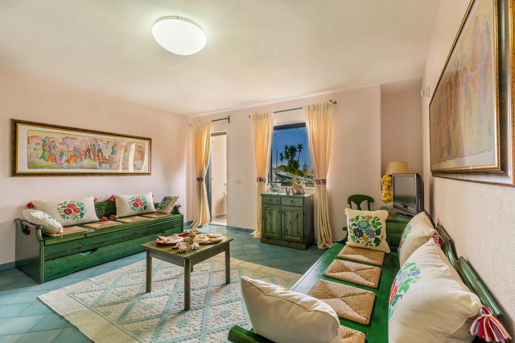 Cala Ginepro Hotel Resort & Spa オロゼーイ エクステリア 写真
